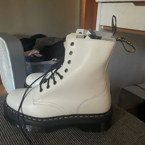 size 12 women’s white platform doc martens